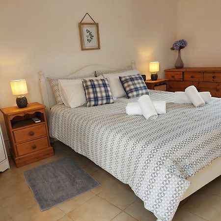 Razzett Warda B&B Għasri Екстериор снимка