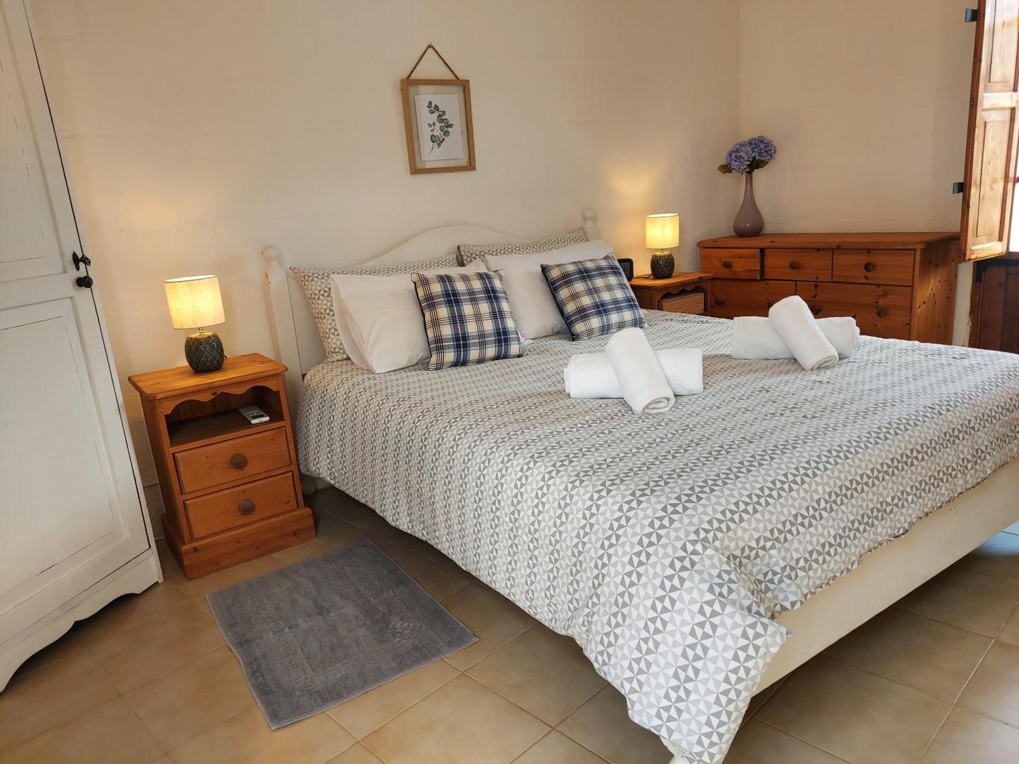 Razzett Warda B&B Għasri Екстериор снимка