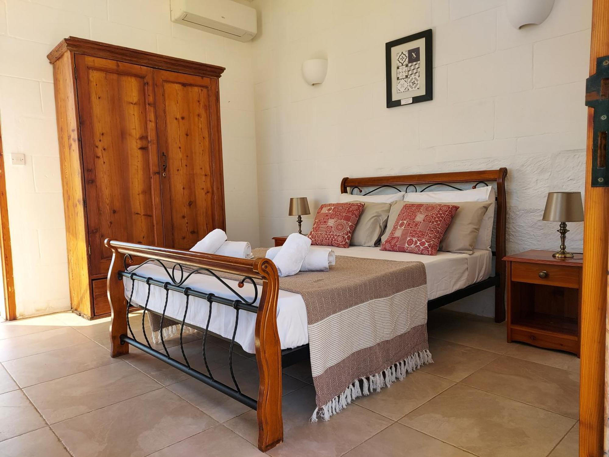 Razzett Warda B&B Għasri Екстериор снимка