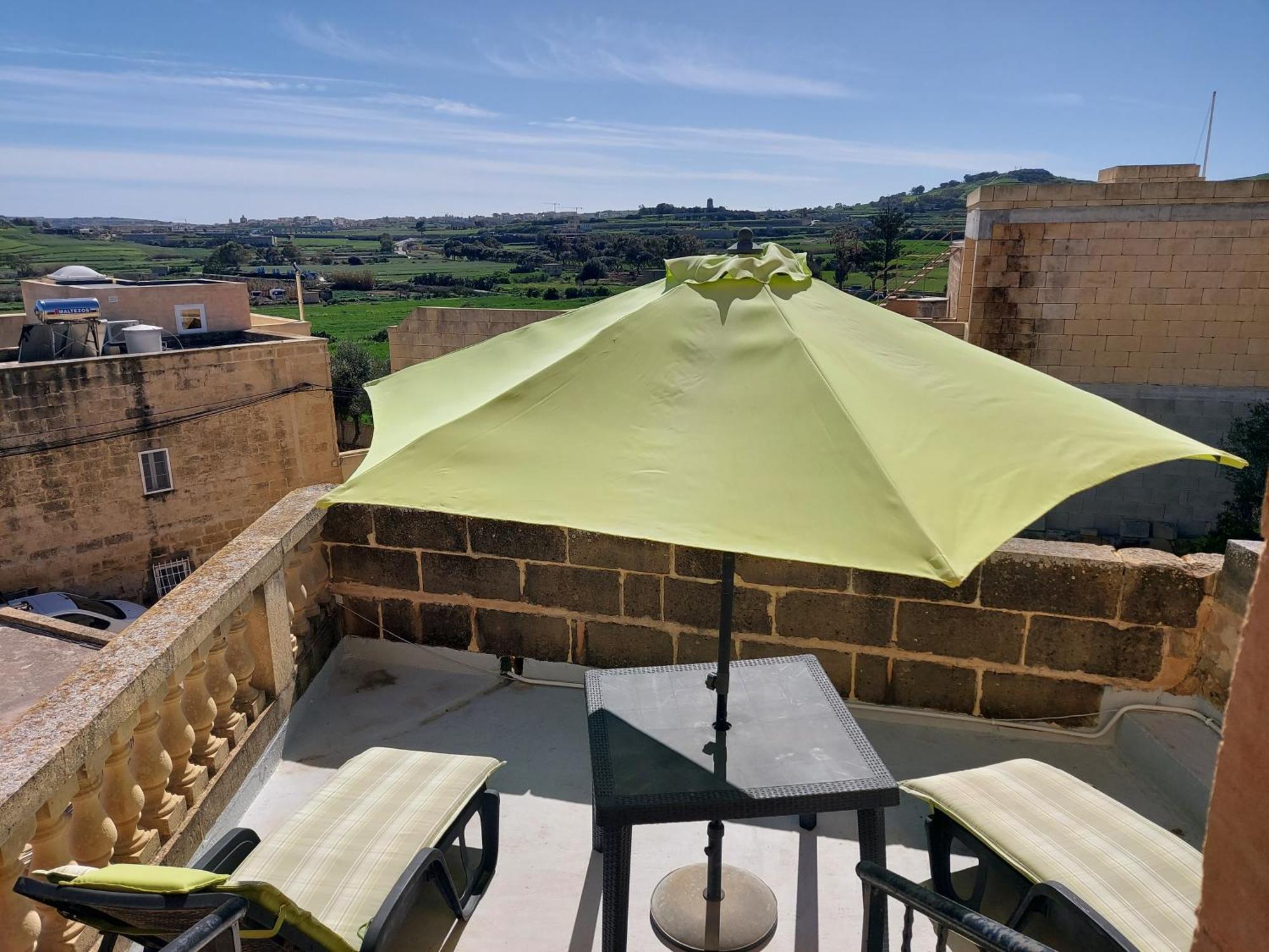 Razzett Warda B&B Għasri Екстериор снимка